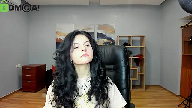 Amelia Hart online show from 12.03.25