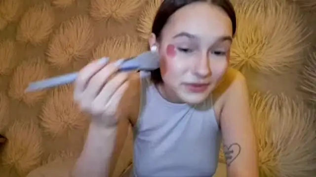 Snapshot of Harlybaby_2007 chatting on 12.04.25 Harlybaby 2007 online show from 12.04.25