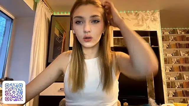 Snapshot of AveryBerkson chatting on 12.02.25 AveryBerkson online show from 12.02.25