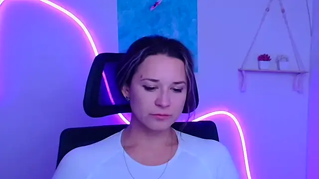 Snapshot of Melodie_Aster chatting on 12.21.25 Melodie Aster online show from 12.21.25