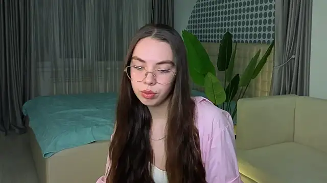 Snapshot of JesusBeckler chatting on 12.15.25 JesusBeckler online show from 12.15.25