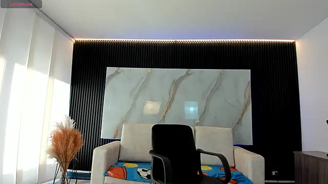 Snapshot of TiffanyHoustton chatting on 05.11.26 TiffanyHoustton online show from 05.11.26