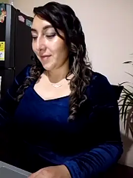 Valeria montana  online show from 12.18.25