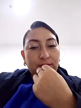 Valeria montana  online show from 02.17.26