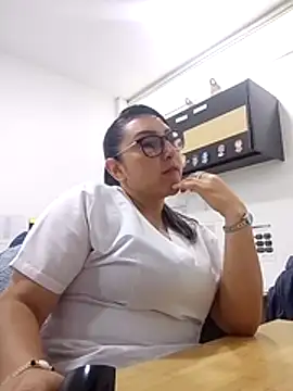 Snapshot of Valeria_montana_ chatting on 04.21.26 Valeria montana online show from 04.21.26