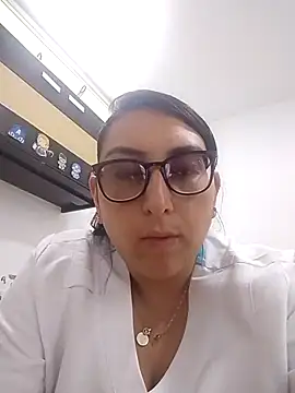 Snapshot of Valeria_montana_ chatting on 04.23.26 Valeria montana online show from 04.23.26