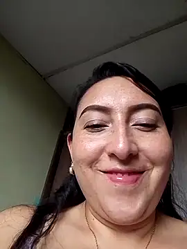 Snapshot of Valeria_montana_ chatting on 05.18.26 Valeria montana online show from 05.18.26