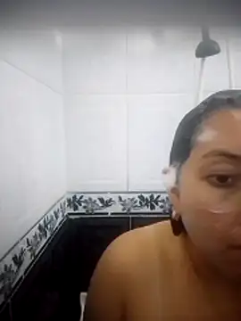 Snapshot of Valeria_montana_ chatting on 05.23.26 Valeria montana online show from 05.23.26