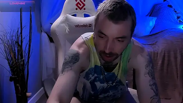 Snapshot of shaun_white chatting on 12.14.25 shaun white online show from 12.14.25