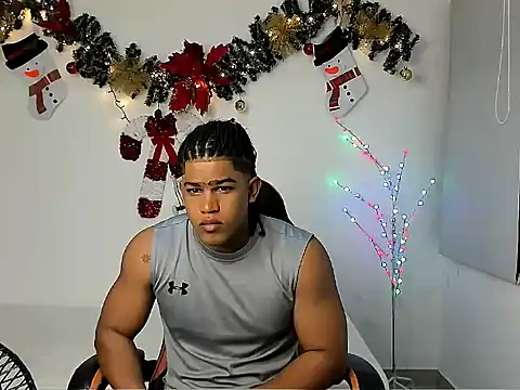 Snapshot of alex_balck chatting on 12.15.25 alex balck online show from 12.15.25