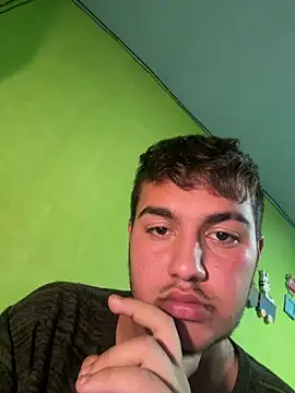 Snapshot of Oenb chatting on 12.14.25 Oenb online show from 12.14.25