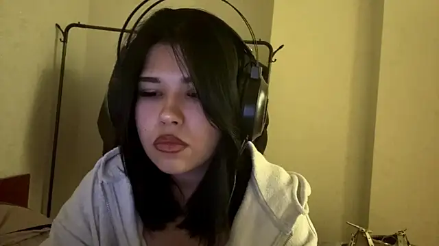 Snapshot of Lolamein chatting on 12.03.25 Lolamein online show from 12.03.25