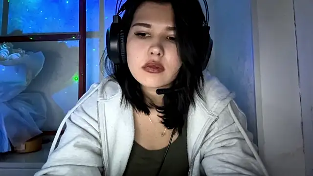 Snapshot of Lolamein chatting on 12.05.25 Lolamein online show from 12.05.25