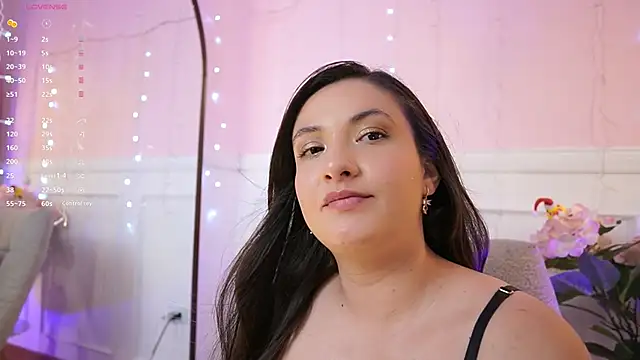 Snapshot of EvaCollin chatting on 12.15.25 EvaCollin online show from 12.15.25