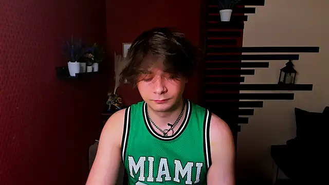 Snapshot of ErosPulseee chatting on 12.14.25 ErosPulseee online show from 12.14.25