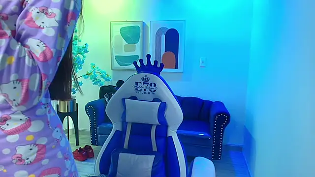 Nicole sounders online show from 02.04.26