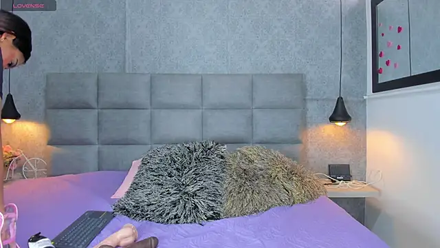 emilyy r online show from 04.14.26