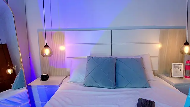 Snapshot of tamara_walter chatting on 12.17.25 tamara walter online show from 12.17.25