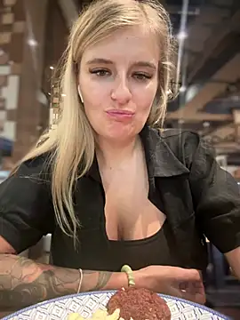 Betsy online show from 01.06.25