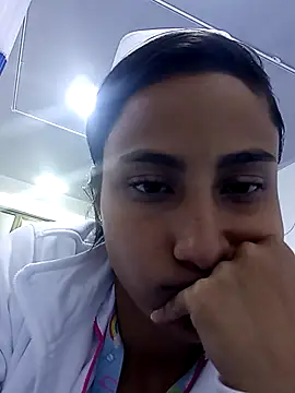 Vera Luna  online show from 02.20.26