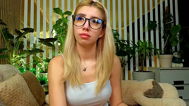 FlowweerGirl online show from 12.05.25