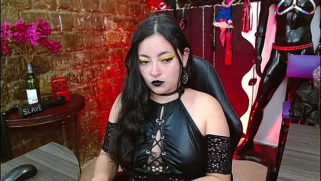 LunaTikka online show from 04.22.26