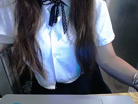 Snapshot of maian_love chatting on 05.24.26 maian love online show from 05.24.26