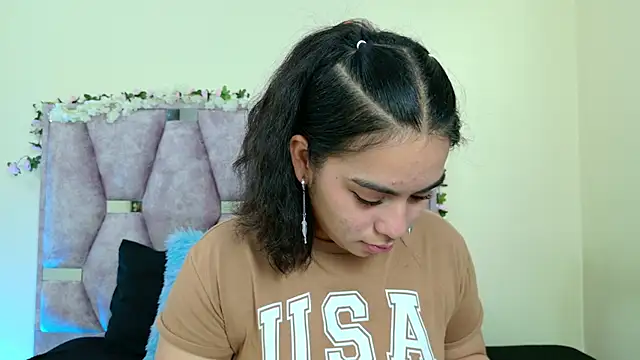 Snapshot of iris_and_damian chatting on 02.19.26 iris and damian online show from 02.19.26