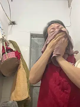 Snapshot of Chew_candy chatting on 12.14.25 Chew candy online show from 12.14.25