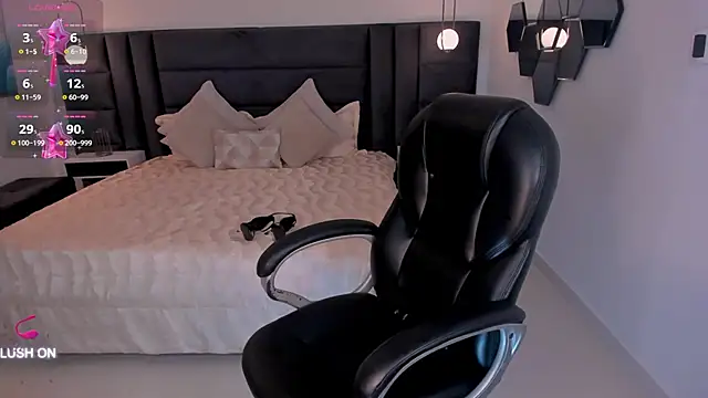 Snapshot of ChloeManson chatting on 12.27.24 ChloeManson online show from 12.27.24