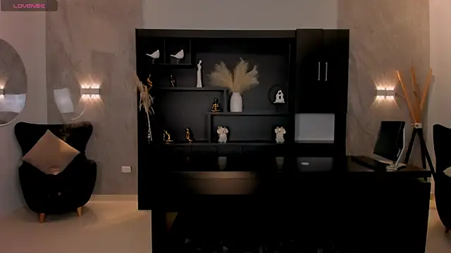 Snapshot of ChloeManson chatting on 03.18.25 ChloeManson online show from 03.18.25