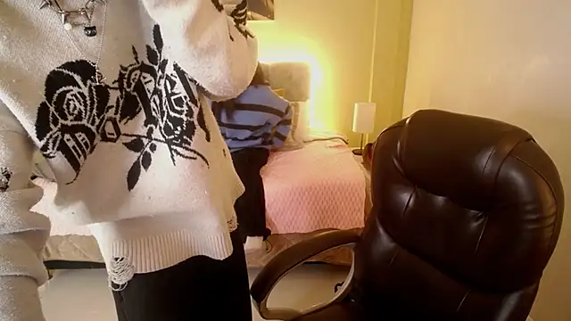 Snapshot of Eros_Nyx_ chatting on 12.16.25 Eros Nyx online show from 12.16.25