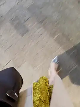 Baby-Linh online show from 12.22.25