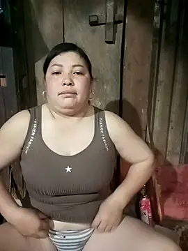 Snapshot of sary-hot2x chatting on 12.15.25 sary-hot2x online show from 12.15.25