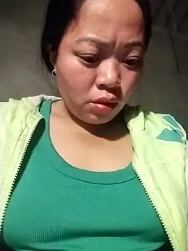 Snapshot of AlilaK2 chatting on 12.13.25 AlilaK2 online show from 12.13.25