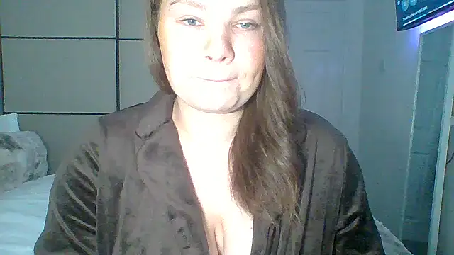 Snapshot of GEMMARMALADE chatting on 05.18.26 GEMMARMALADE online show from 05.18.26