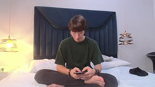 Snapshot of JeffBellfort chatting on 06.23.26 JeffBellfort online show from 06.23.26