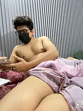 Snapshot of Shanky_HD chatting on 12.13.25 Shanky HD online show from 12.13.25