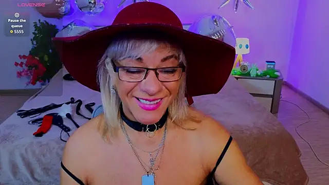 AnittaHarris  online show from 04.01.26