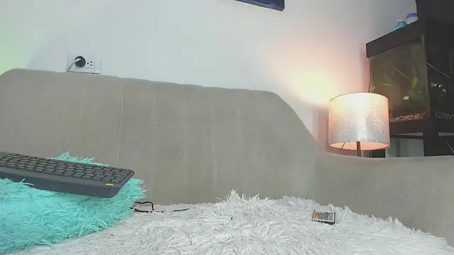 Snapshot of drakomilck chatting on 12.16.25 drakomilck online show from 12.16.25