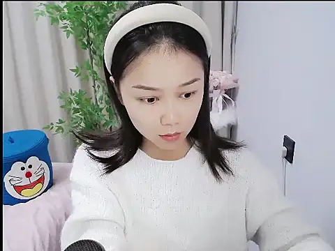 Snapshot of mili923 chatting on 12.15.25 mili923 online show from 12.15.25