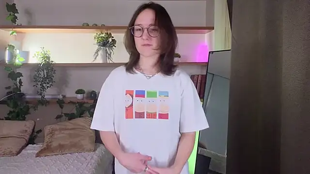 Snapshot of ChongFefer chatting on 12.15.25 ChongFefer online show from 12.15.25