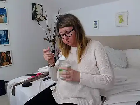 Snapshot of OlgaPavlova chatting on 04.23.26 OlgaPavlova online show from 04.23.26