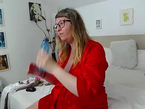 Snapshot of OlgaPavlova chatting on 05.17.26 OlgaPavlova online show from 05.17.26
