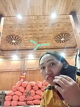 Snapshot of Lorena-a chatting on 12.15.25 Lorena-a online show from 12.15.25