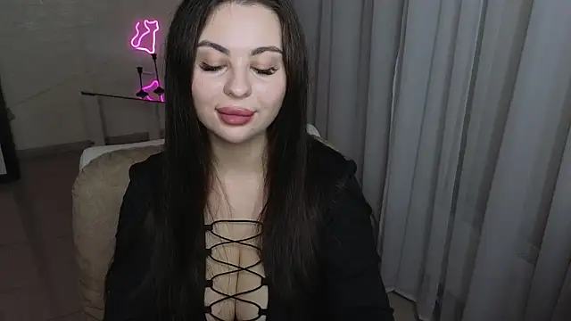 Snapshot of Deborah_lowe chatting on 12.05.25 Deborah lowe online show from 12.05.25