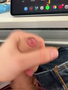 hannes256102 online show from 04.18.26