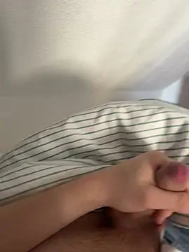 hannes256102 online show from 04.28.26