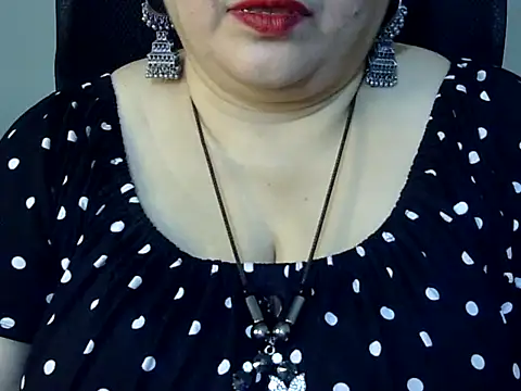 Soniya Sha online show from 02.17.26