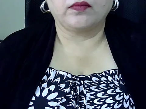 Snapshot of Soniya_Sha chatting on 05.11.26 Soniya Sha online show from 05.11.26